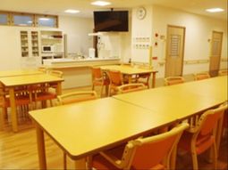 暖かみのあるダイニングスペース