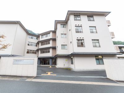 入口がある建物外観