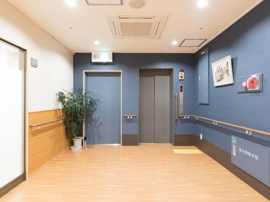 清潔感のある廊下施設