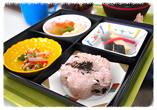 彩り豊かな昼食の料理