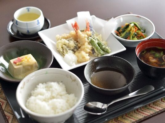 和風の美味しそうな食事