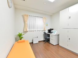 明るいオフィススペース