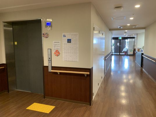 広々とした廊下