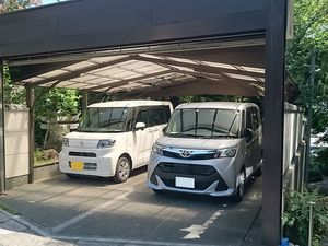 送迎車の車庫  