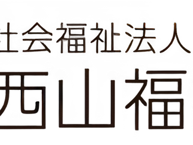 居心地の良い居室 居室 ゆったりとした椅子に座る方がくつろいでおり、明るく落ち着きのある雰囲気が漂う居室です。