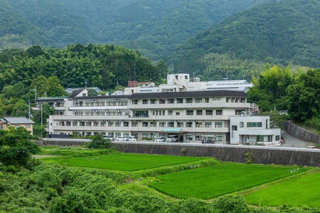 広々とした外観