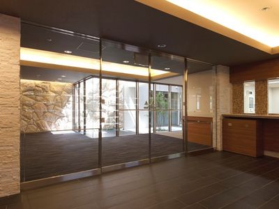 暖かみのあるエントランス