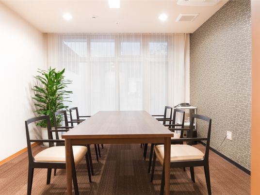 清潔感のある応接スペース