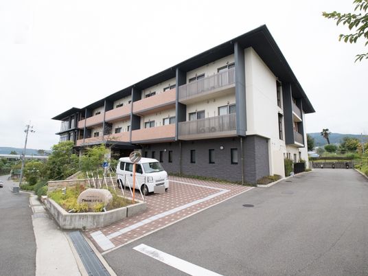 清潔感ある施設の外観