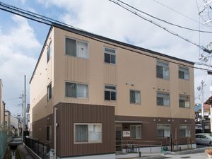 落ち着いた色合いの外観