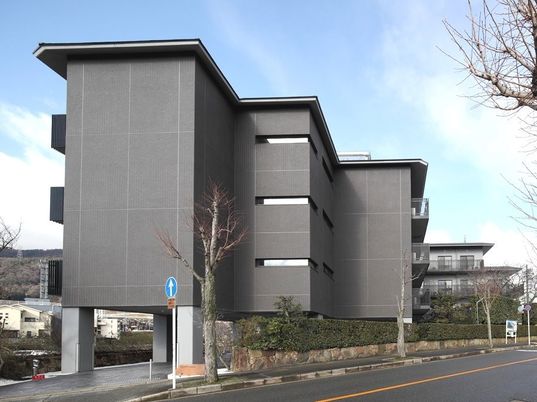 現代的な建物外観