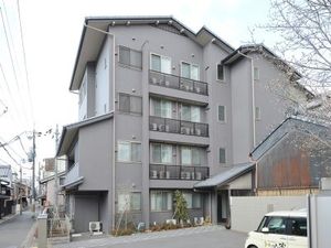 高い建物の外観