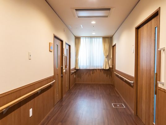 清潔感のある廊下空間