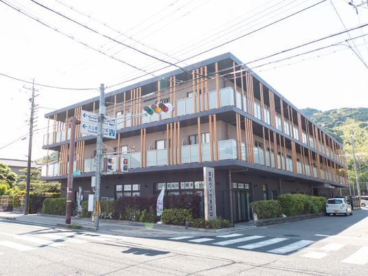 多階層モダン建築
