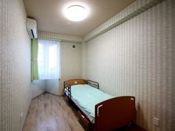 快適な単身居室の内観