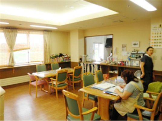 明るい居室の一角