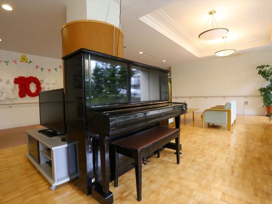 ピアノのある共有スペース