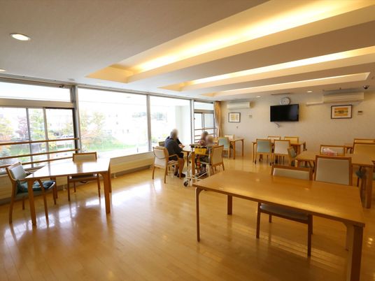 ゆったりした食堂の様子