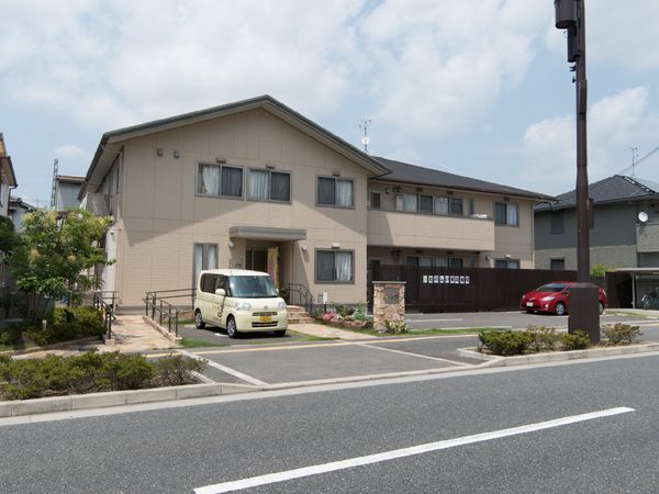 清潔感ある外観の建物