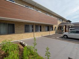 清潔感のある外観の施設