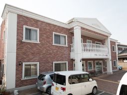 赤レンガの建物正面