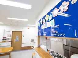 掲示物がある施設の室内