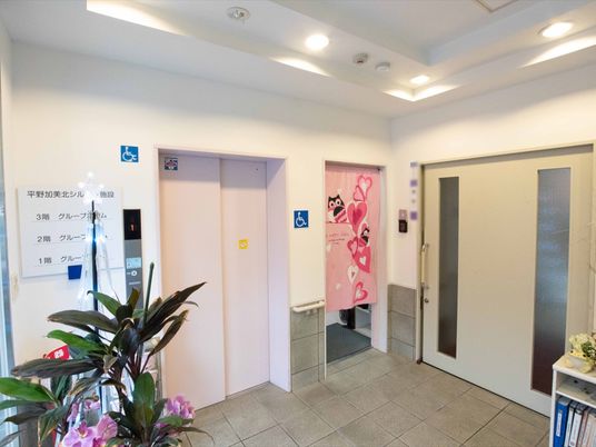 エレベーター前の廊下