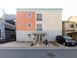 カラフルな外壁の建物