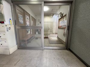 自動ドアのあるエントランス