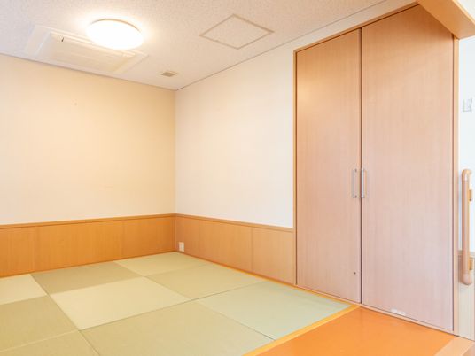 落ち着いた和室