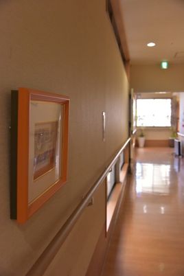 手すり付き廊下  