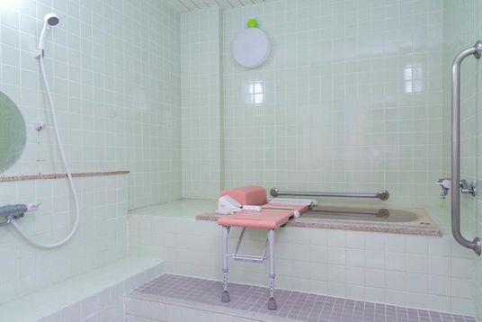 介助用浴室  
