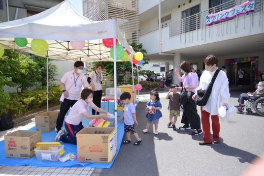 施設前のイベント会場  