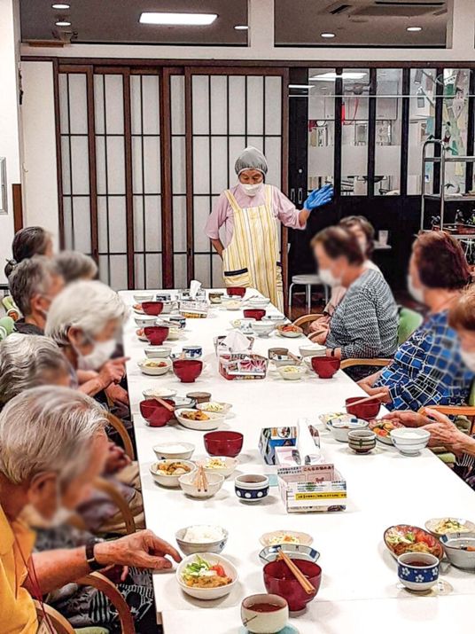 楽しげな食堂