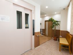 清潔なエレベーターホール