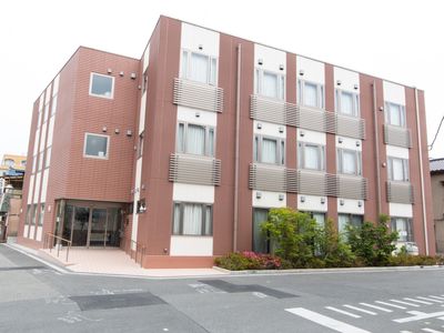 広々とした清潔なエントランス