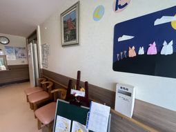 壁沿いの設備と掲示物