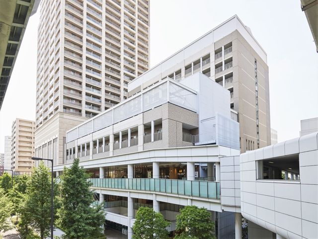 モダンな建物の外観 外観 清潔感がありモダンなデザインの建物です。安心して働ける環境が整っております。
