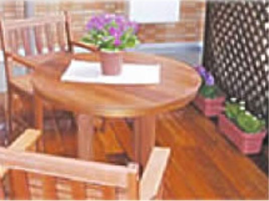 木製テーブルと椅子のセット