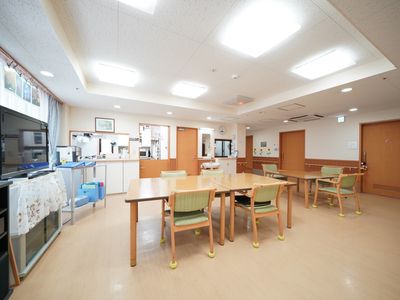 広々とした食堂風景