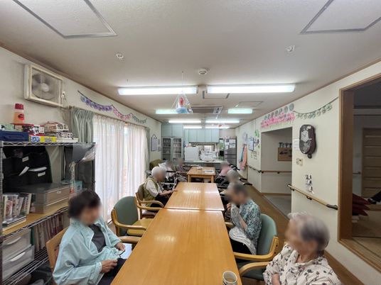 落ち着いた雰囲気のダイニングルーム