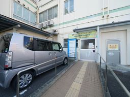 施設のエントランス風景