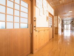 温かみのある廊下