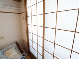 和室の居室内観