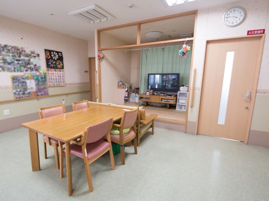 共有スペースのダイニングルーム