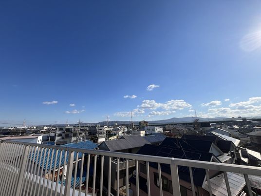 遠くまで見渡せるテラス