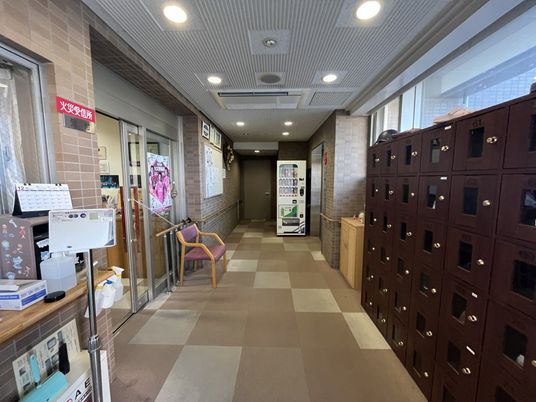 明るい廊下の様子です