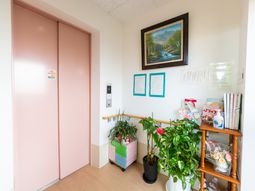 エレベーター前の廊下