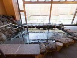 石造りの落ち着いた浴室