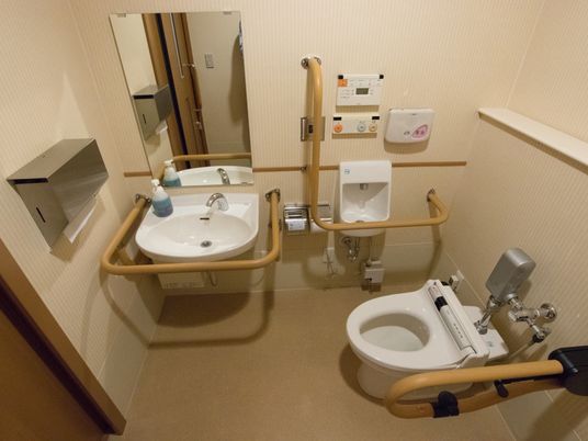 バリアフリーのトイレ設備